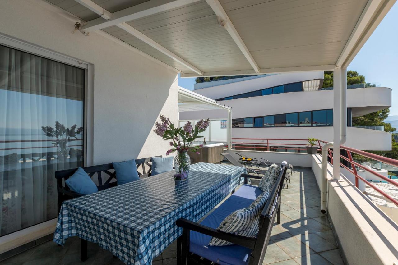 Seaside Penthouse With Hot Tub Sky Living Apartment Split Bagian luar foto