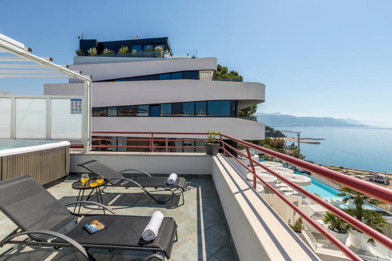 Seaside Penthouse With Hot Tub Sky Living Apartment Split Bagian luar foto
