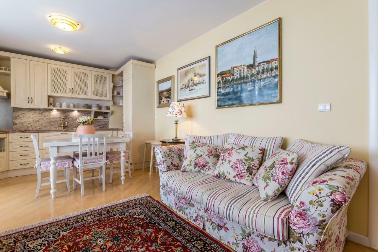 Seaside Penthouse With Hot Tub Sky Living Apartment Split Bagian luar foto